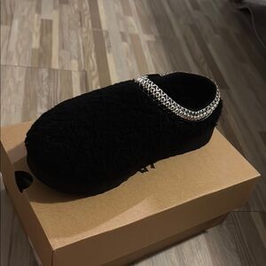UGG Black Slippers Cozy Comfort